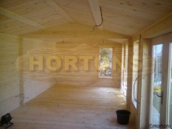 York - 7.5m x 3.5m Log Cabin