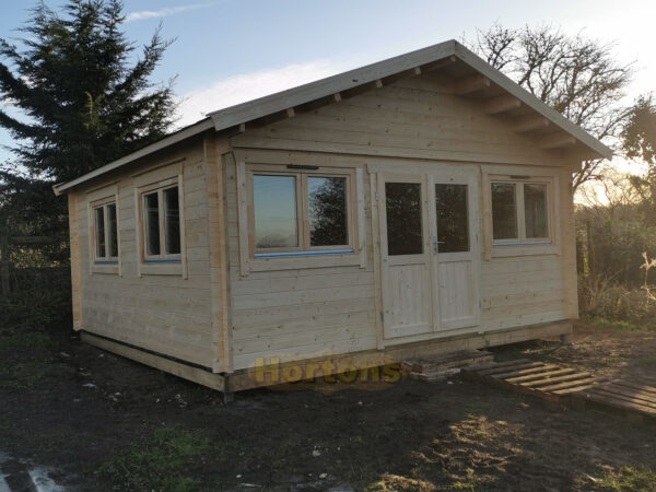 5.5m x 5.5m garden cabin